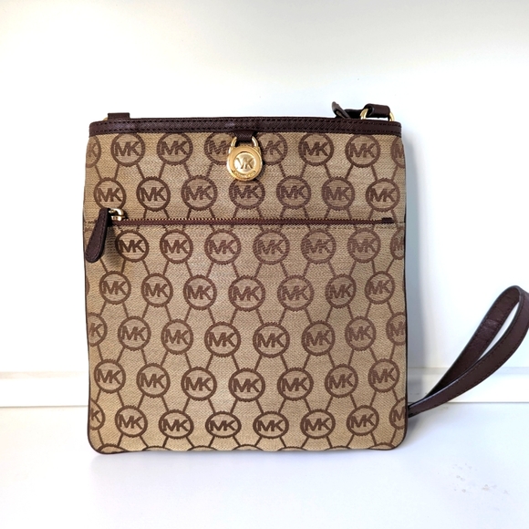 Michael Kors Handbags - Michael Kors Signature Crossbody